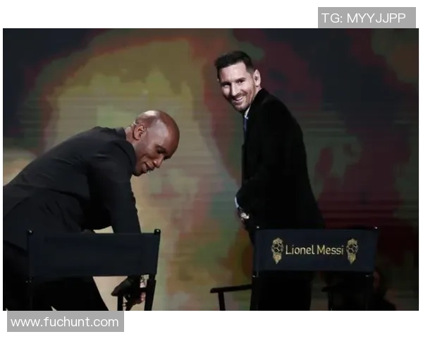 足球明星齐聚一堂共同庆祝荣耀时刻的精彩瞬间集体合影 足球明星齐聚一堂共同庆祝荣耀时刻的精彩瞬间集体合影